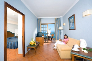 Hotel Diamante Suites