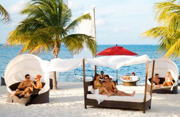 Temptation Resort &amp; Spa Cancun, (Topless Opcional/Parejas y Solteros)